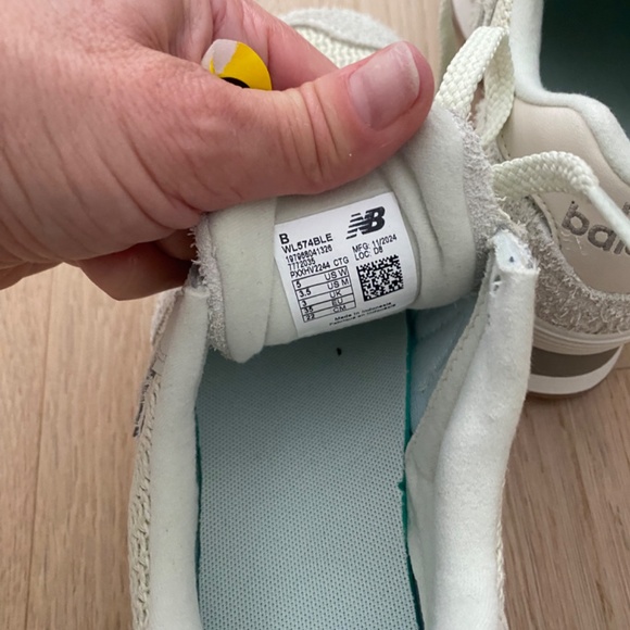 New Balance Sneakera - Picture 4 of 7